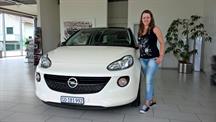 Marisa Wyss aus Oensingen mit iIhrem Opel ADAM